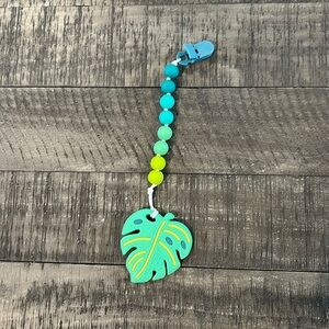 NUBY SILICONE TEETHER MONSTERA LEAF